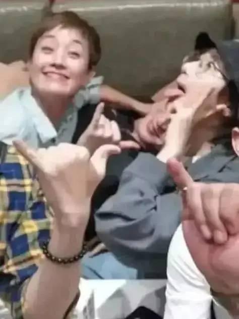 吃瓜姐弟cp,吃瓜姐弟CP的甜蜜日常